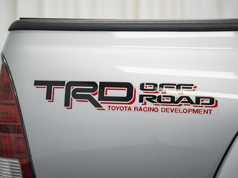 Used 2013 Toyota Tacoma Base w/ TRD Off-Road Pkg image 17