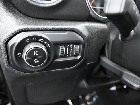 Used 2021 Jeep Gladiator Overland w/ Popular Equipment Package image 17