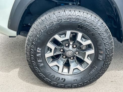 Used 2023 Toyota Tacoma TRD Off-Road w/ Black Out Package (TMS) image 10