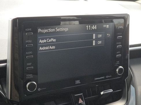 Used 2022 Toyota Corolla Cross XLE image 11