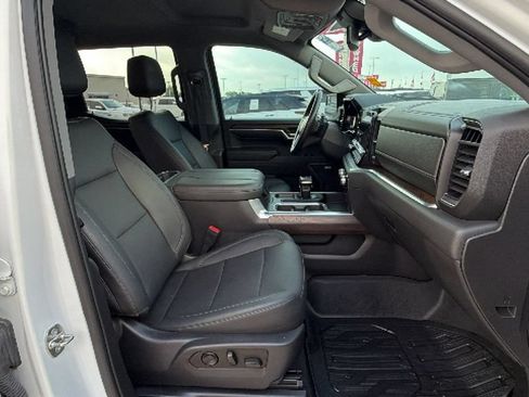 Used 2023 GMC Sierra 1500 SLT w/ SLT Premium Package AWD/4WD image 31