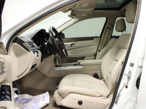 Used 2015 Mercedes-Benz E 350 4MATIC Sedan image 11