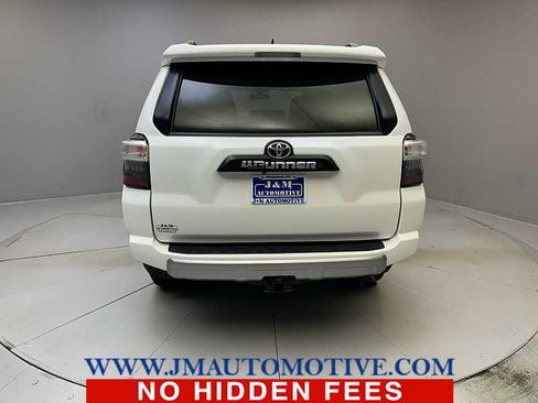 Used 2017 Toyota 4Runner TRD Off-Road image 4