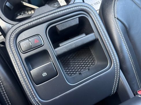 Used 2025 Ford Mustang Mach-E Select image 39