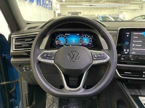 Used 2025 Volkswagen Atlas Cross Sport SE w/ Panoramic Sunroof Package AWD/4WD image 15