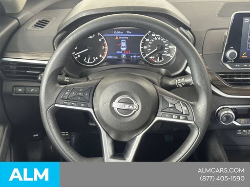 Used 2025 Nissan Altima 2.5 SV FWD image 25