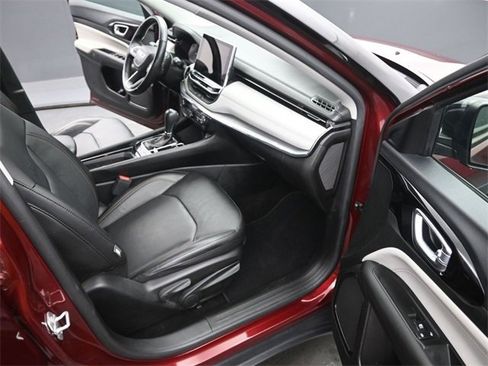 Used 2022 Jeep Compass Limited image 17