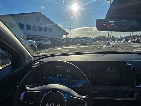 Used 2024 Kia Sportage LX AWD/4WD image 2