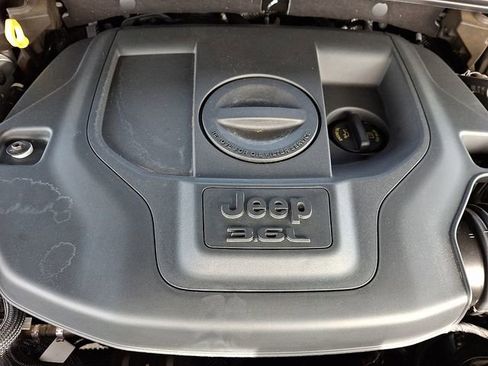Used 2021 Jeep Grand Cherokee L Overland w/ Luxury Tech Group IV AWD/4WD image 29
