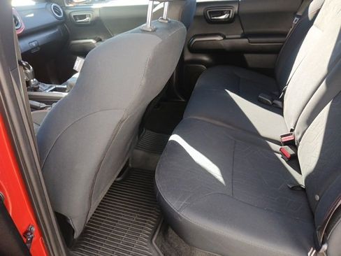 Used 2018 Toyota Tacoma TRD Off-Road image 24
