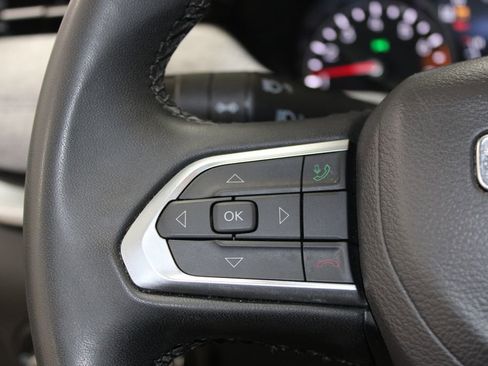 Used 2024 Jeep Compass Latitude image 27