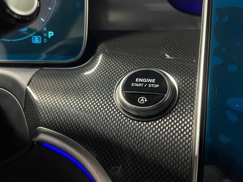 Used 2025 Mercedes-Benz C 300 4MATIC Sedan image 23