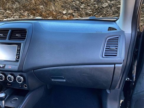 Used 2019 Mitsubishi Outlander Sport LE image 14