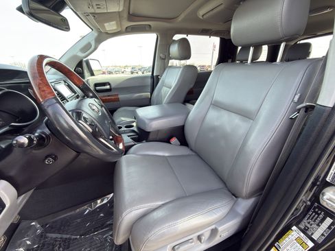 Used 2019 Toyota Sequoia Platinum w/ Four Season Floor Mat Package image 12