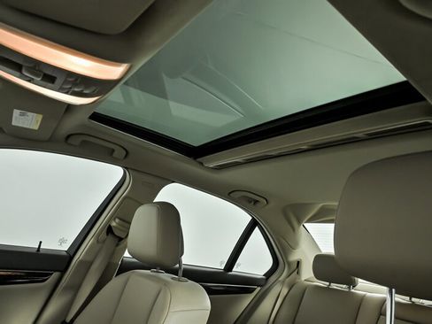 Used 2014 Mercedes-Benz C 250 Sedan image 19