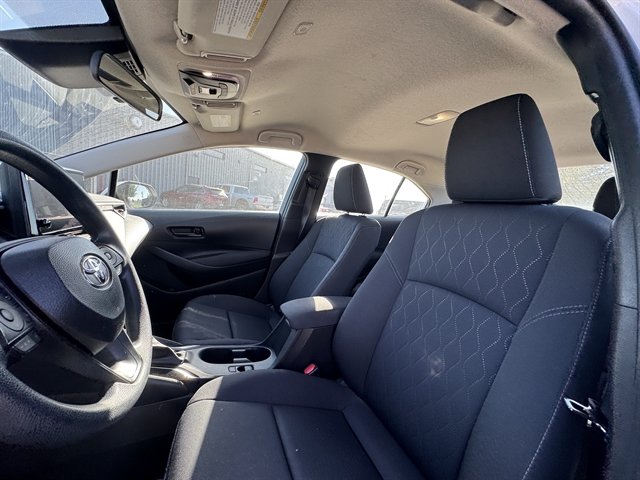 Used 2025 Toyota Corolla LE FWD image 10
