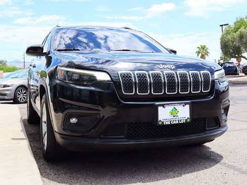 Used 2019 Jeep Cherokee Latitude w/ Popular Appearance Group FWD image 18