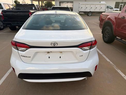 Used 2020 Toyota Corolla LE FWD image 4