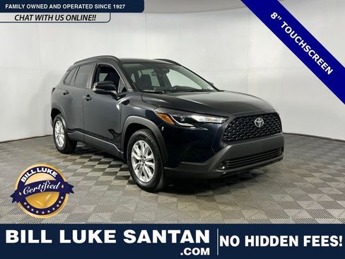 Used 2025 Toyota Corolla Cross LE image 1