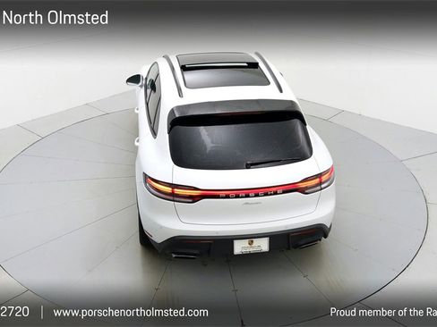 Used 2022 Porsche Macan image 23