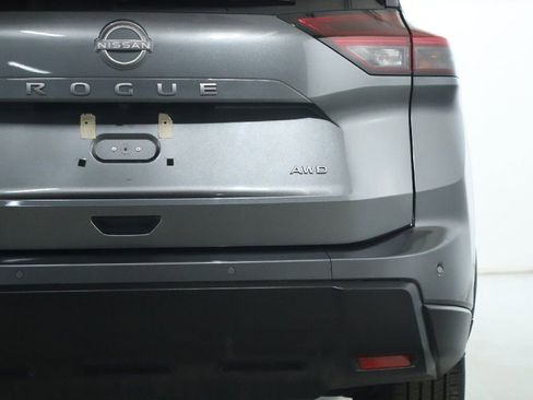 Certified 2025 Nissan Rogue SV image 43