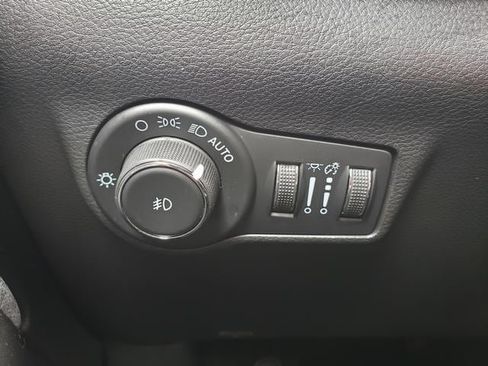 Used 2022 Jeep Compass Latitude w/ Convenience Group AWD/4WD image 25