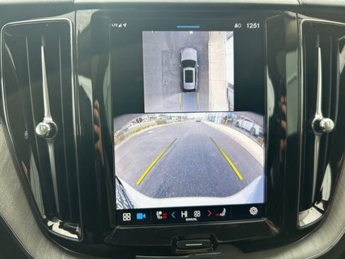 Certified 2025 Volvo XC60 B5 Plus image 23