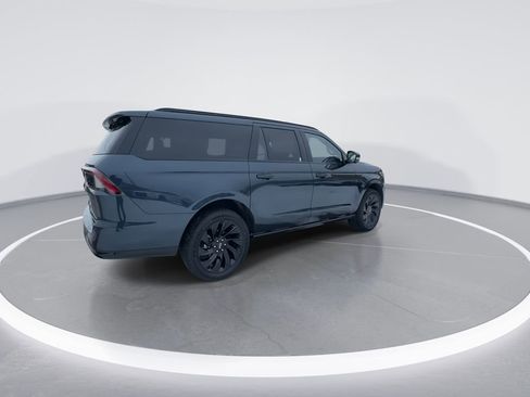 New 2026 Lincoln Navigator L Reserve w/ Jet Appearance Package AWD/4WD image 8