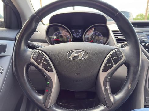 Used 2014 Hyundai Elantra FWD image 7