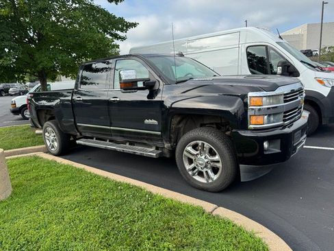 Used 2015 Chevrolet Silverado 2500 High Country w/ Duramax Plus Package AWD/4WD image 5