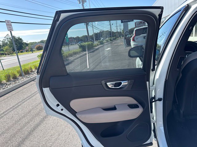Certified 2026 Volvo XC60 B5 Plus AWD/4WD image 16