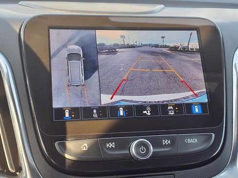 Used 2023 Chevrolet Equinox Premier image 4