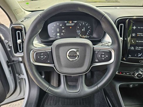 Used 2021 Volvo XC40 T5 Momentum w/ Protection Package Premier AWD/4WD image 25