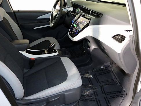 Used 2020 Chevrolet Bolt LT image 32