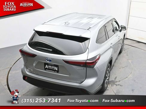 Used 2024 Toyota Highlander XLE image 25