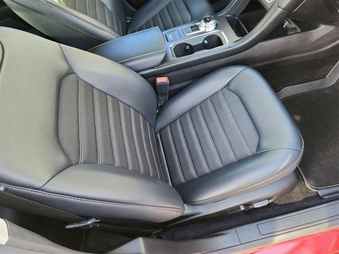 Used 2018 Ford Fusion SE w/ Equipment Group 201A image 21