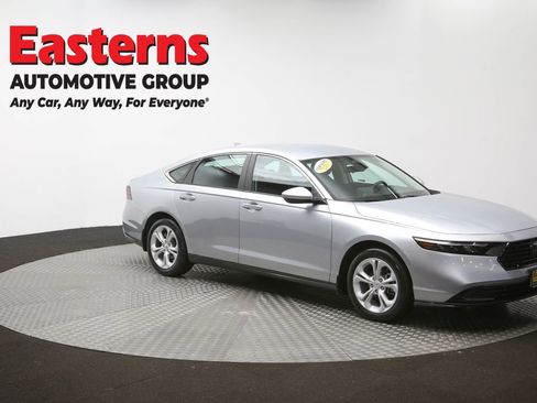 Used 2025 Honda Accord LX image 40