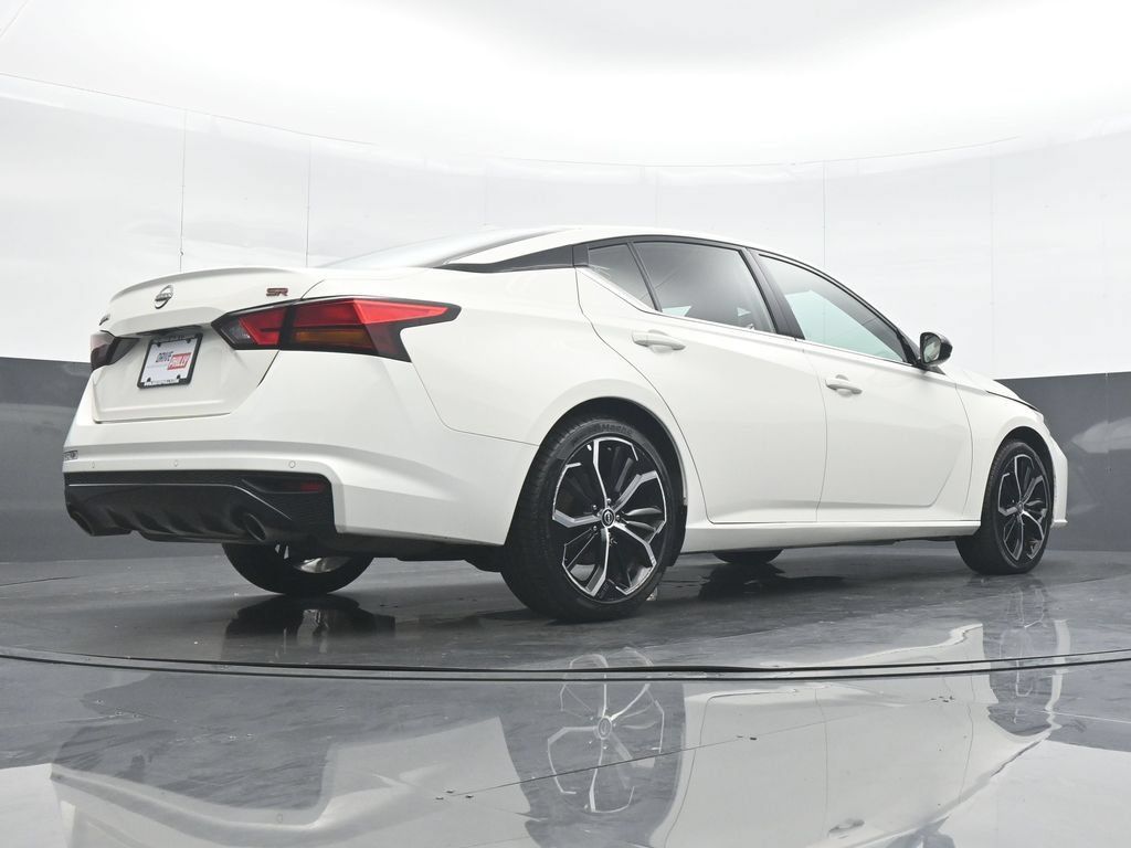 Used 2025 Nissan Altima 2.5 SR FWD image 31