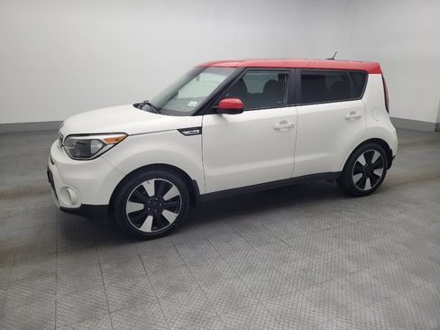 Used 2019 Kia Soul + image 2