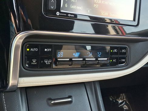 Used 2018 Toyota Corolla iM w/ All-Weather Mat Package FWD image 17