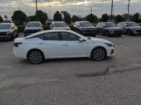 Used 2024 Nissan Altima 2.5 SL image 16