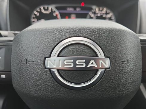 Used 2025 Nissan Rogue S FWD image 5