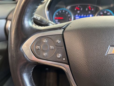 Used 2021 Chevrolet Traverse LT image 16