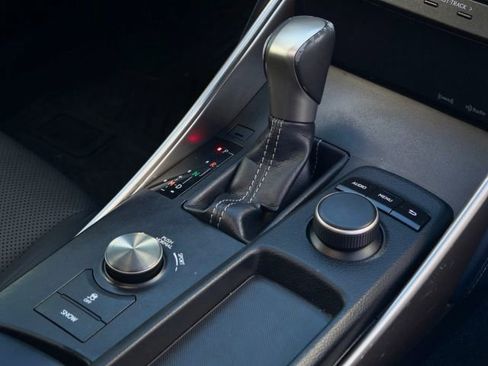 Used 2015 Lexus IS 250 RWD image 21
