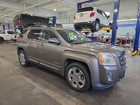 Used 2010 GMC Terrain SLT w/ Cargo Package image 15