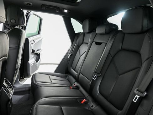 New 2026 Porsche Macan AWD/4WD image 21
