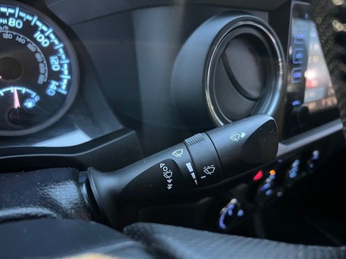 Used 2016 Toyota Tacoma TRD Sport image 37