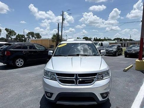 Used 2012 Dodge Journey SXT w/ Flexible Seating Group FWD image 9