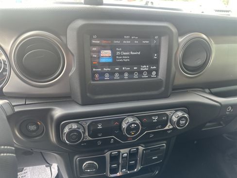 Used 2020 Jeep Wrangler Unlimited Sport AWD/4WD image 38