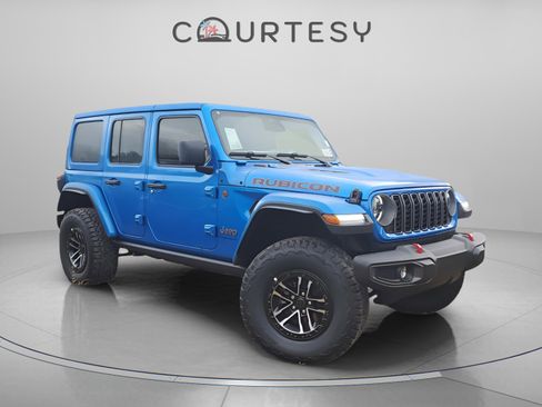 New 2026 Jeep Wrangler Unlimited Rubicon w/ Xtreme 35 Tire Package AWD/4WD image 5